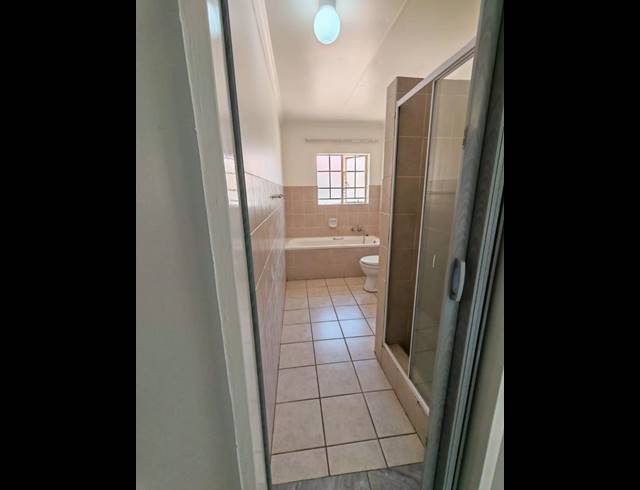 3 BEDROOM TOWNHOUSE FOR SALE IN DORANDIA